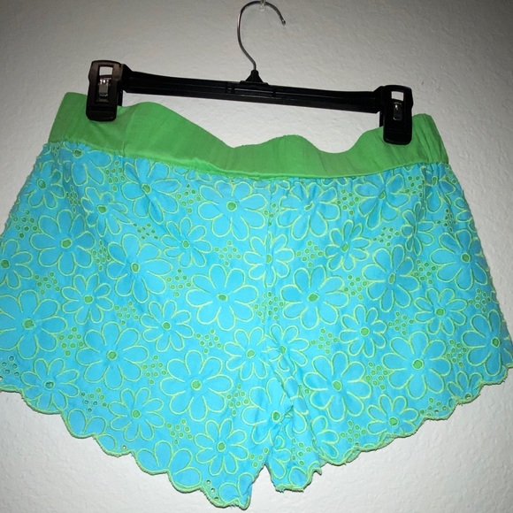 Daisy Beach Short - Picture 2 of 4